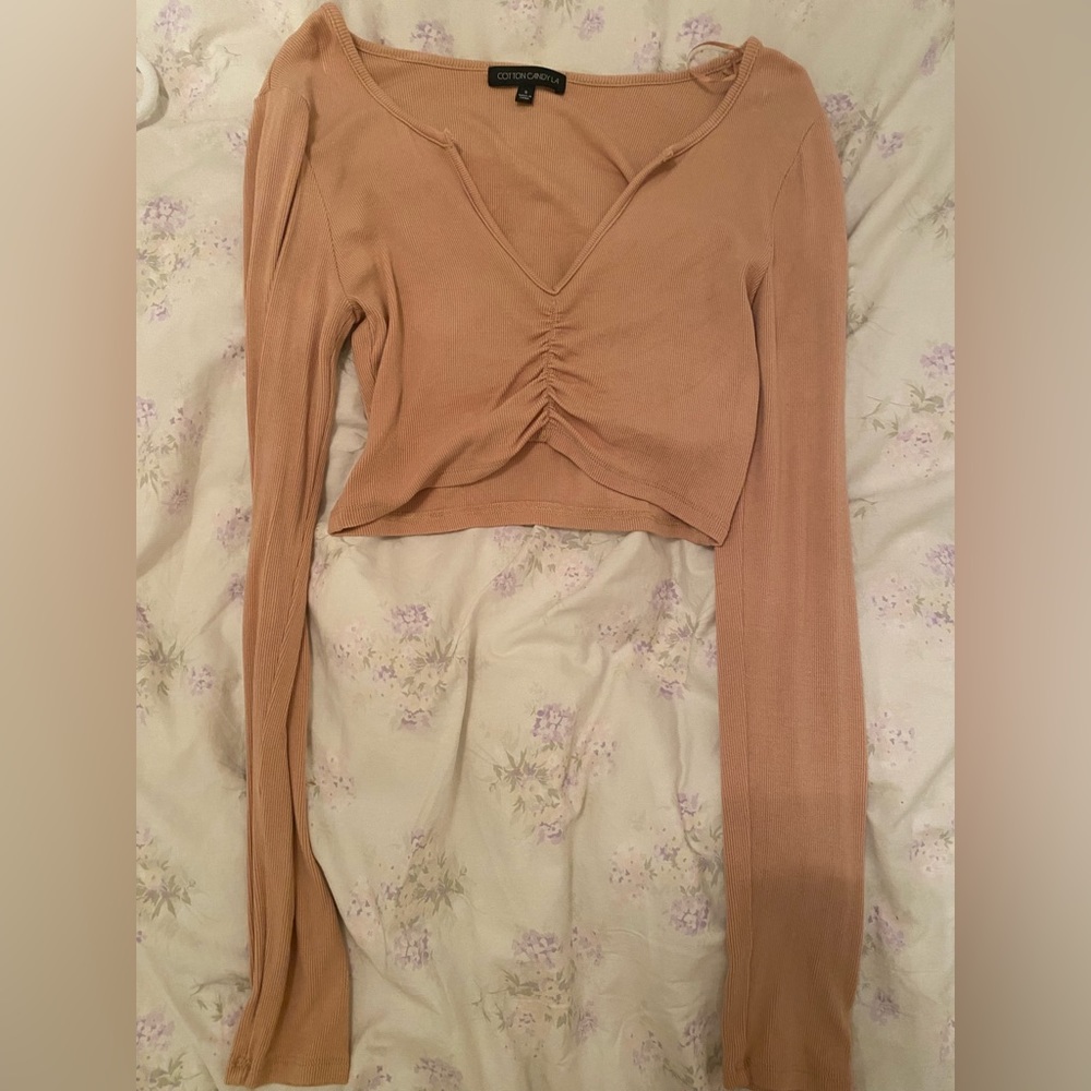 Beige scrunched longsleeve top